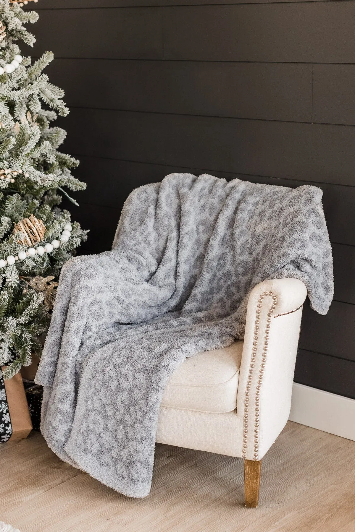 DOORBUSTER Plush Knit Blanket