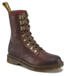 DR MARTENS - WALLIS BROWN BURNISHED LEATHER WYOMING BOOT