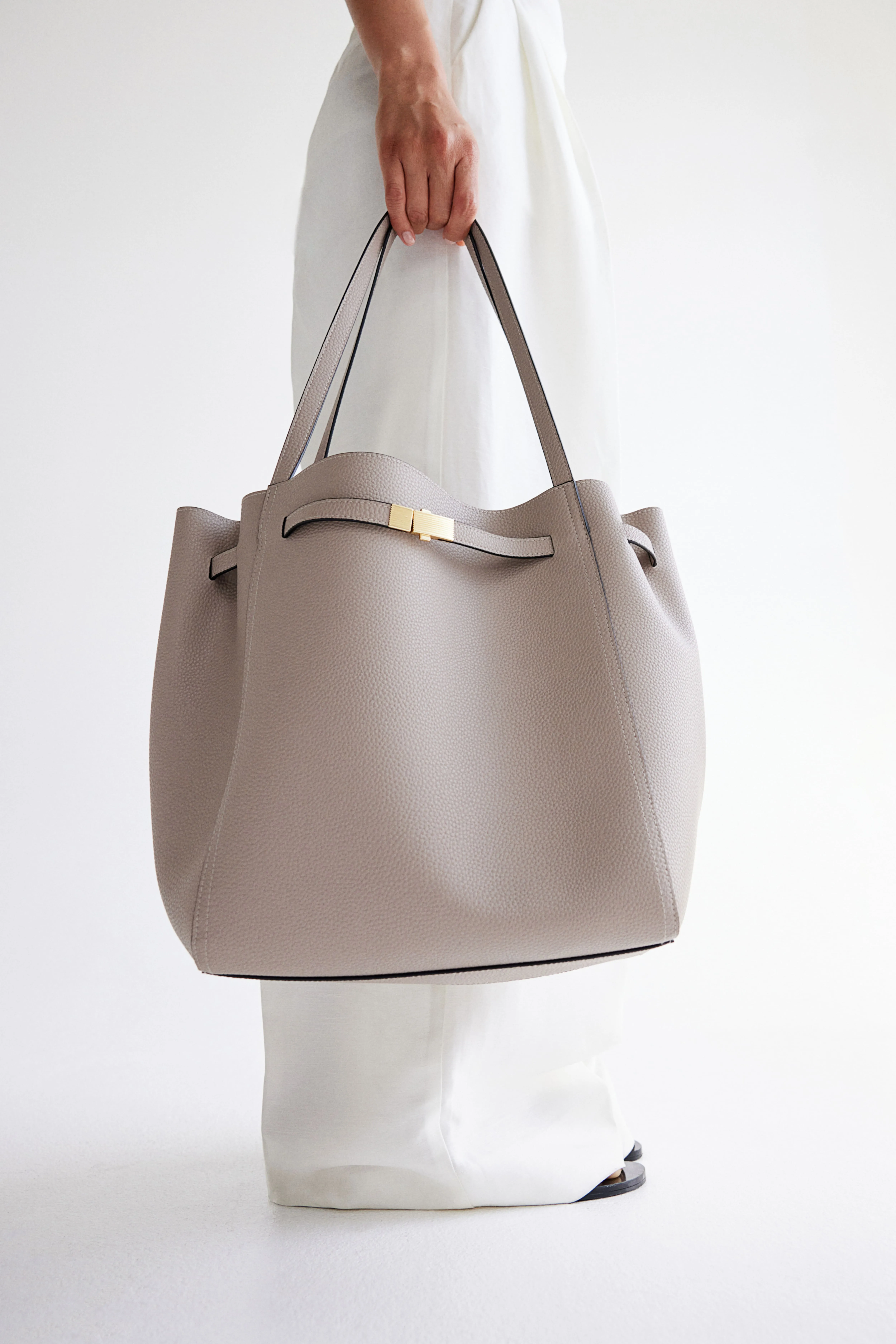 Strap-detail shopper - Greige - Ladies | H&M GB